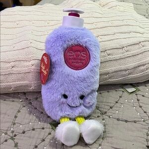 Eos vanilla, cashmere plush by zuru NWT